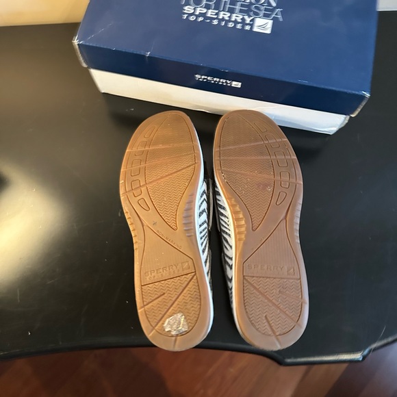 Sperry Sz W 9 Zebra sequin slip on loafer - Picture 6 of 7